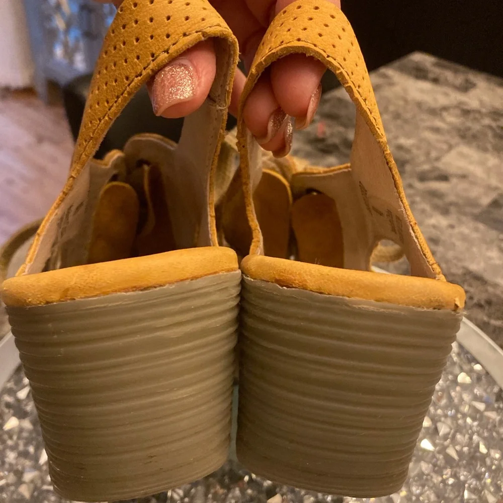 FLY London Chunky Fall Casual Wedge Lace Up Autumn Yellow Slingback Style SZ 9